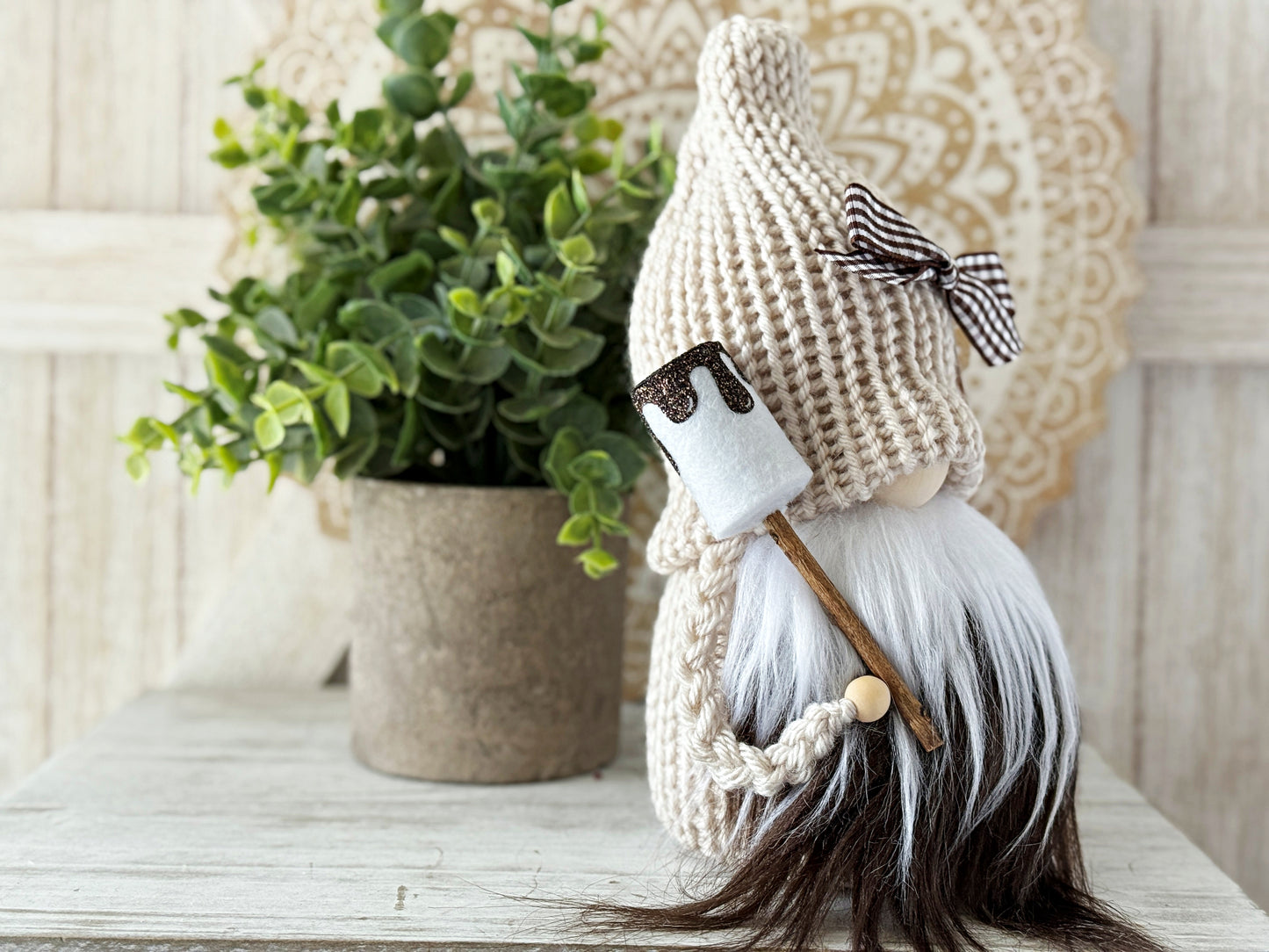 S'mores gnome with marshamallow - Summer tiered tray decor